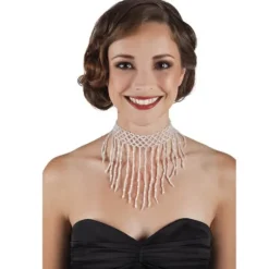 Collier en forme de croix dorée