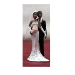 Couple de mariés en résine de 12 cm de hauteur - Modèle Aléatoire