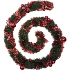Guirlande XL de sapin verte avec décors rouges - 2,7 m
